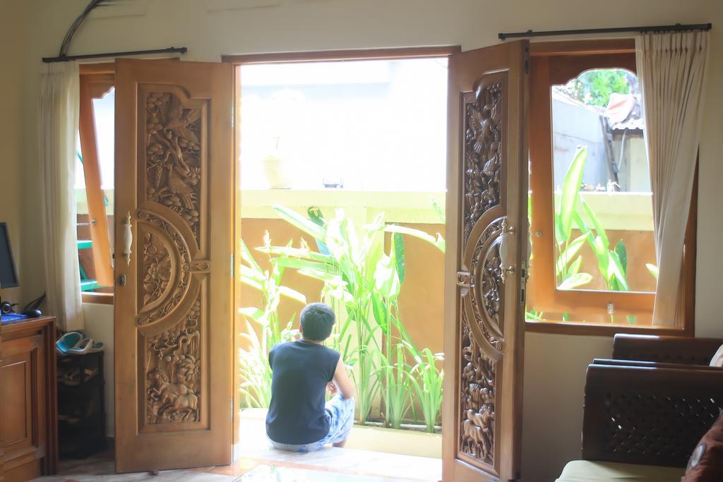 The Reinhold Guesthouse Bali Kerobokan  Exterior photo